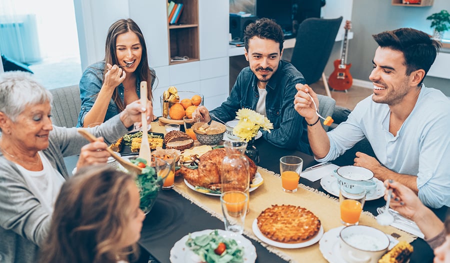 10 полезных советов по питанию в праздники
